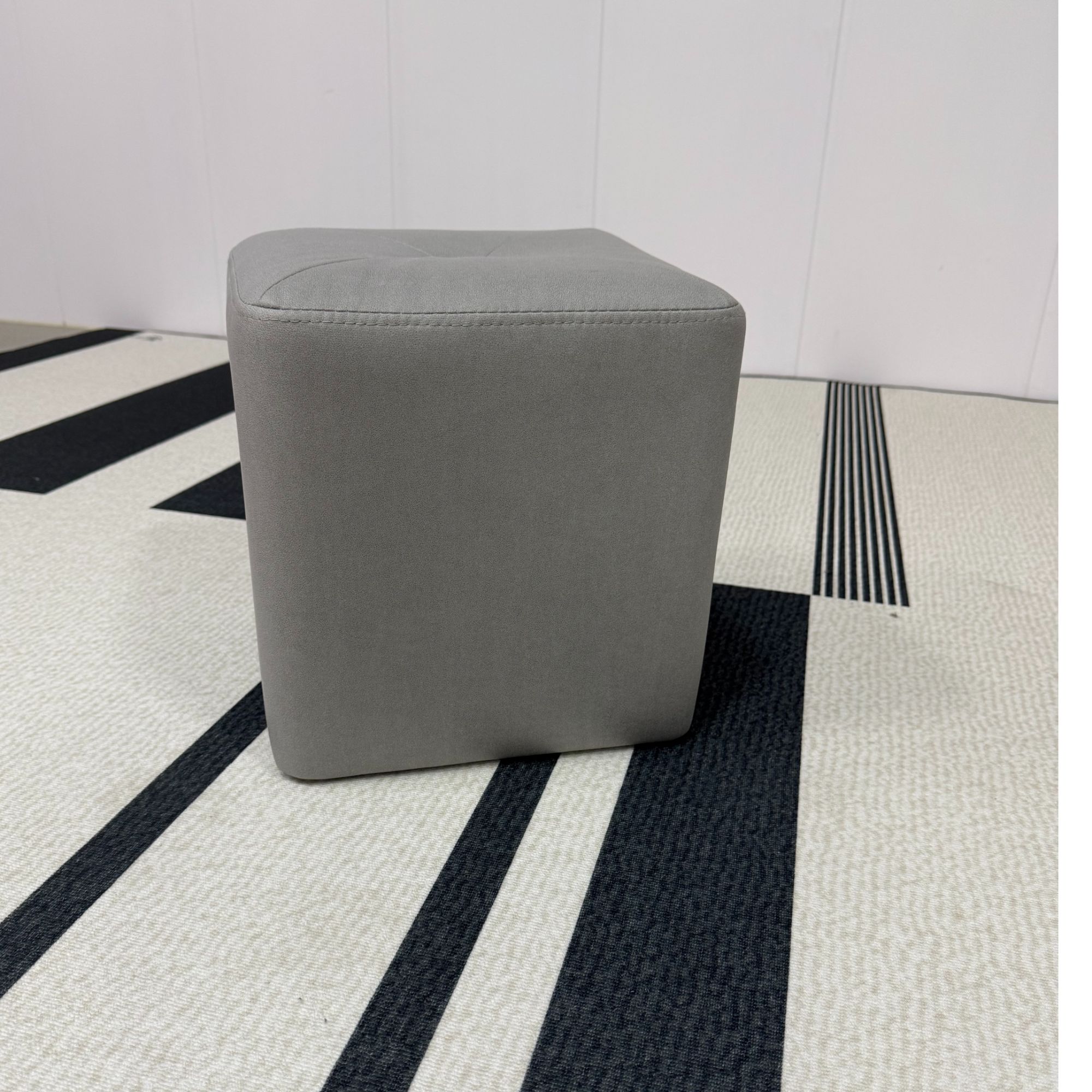 简易小凳子换鞋凳阳台小方凳儿童凳