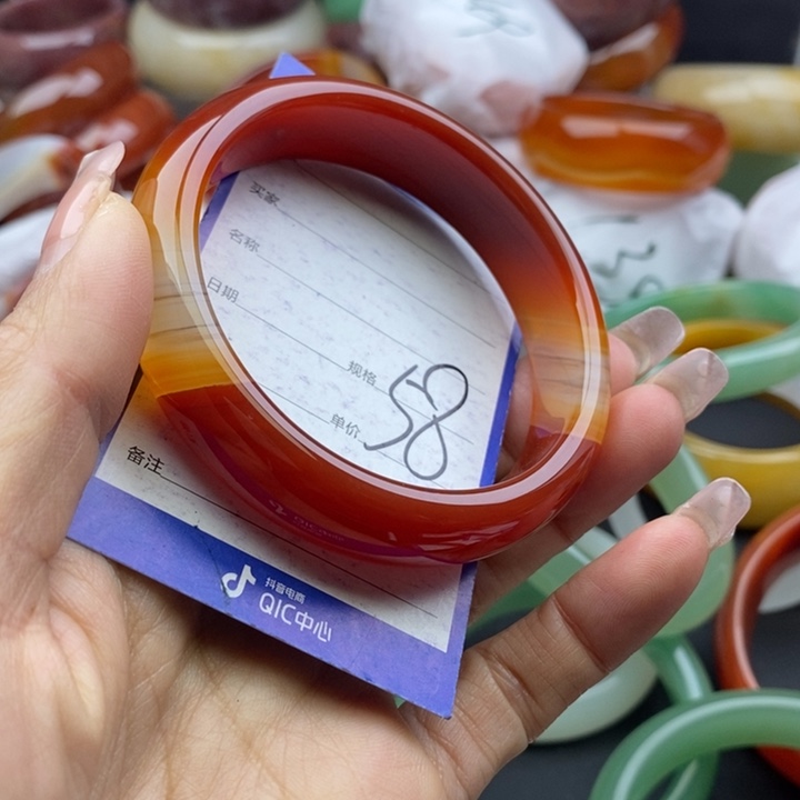 石英质玉手镯未镶嵌