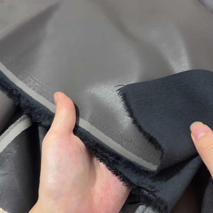 混纺灰色棉底皮1米。 