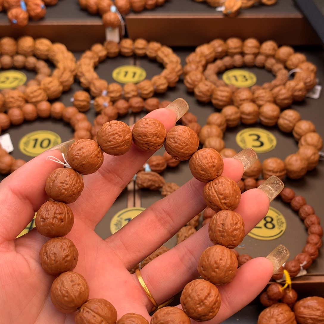 文玩核桃手串光头