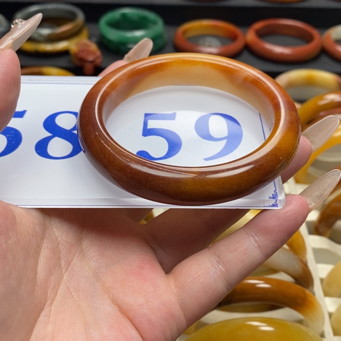 石英质玉（黄龙玉）手镯未镶嵌