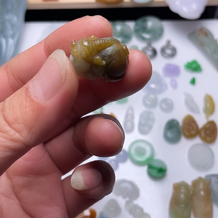 定制翡翠未镶嵌特色貔貅