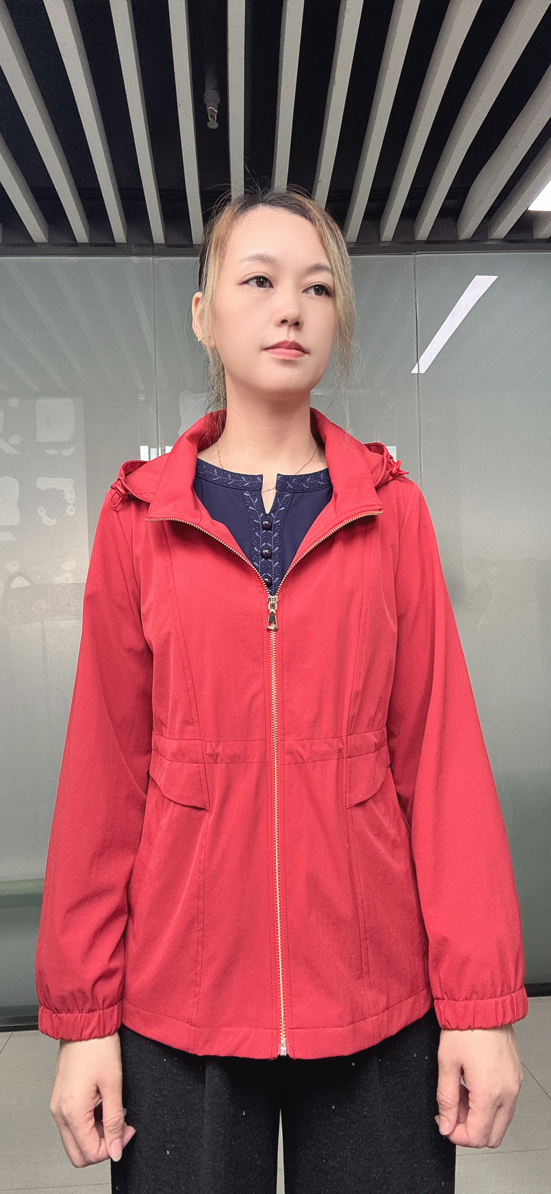 2025年秋季新品女式连帽可脱卸内抽绳四面弹防风保暖外套