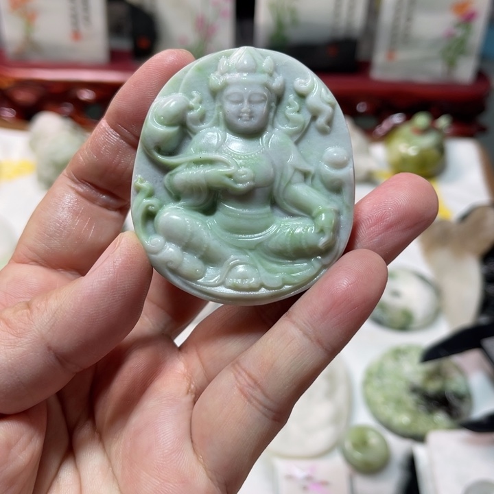 独山玉未镶嵌颈饰