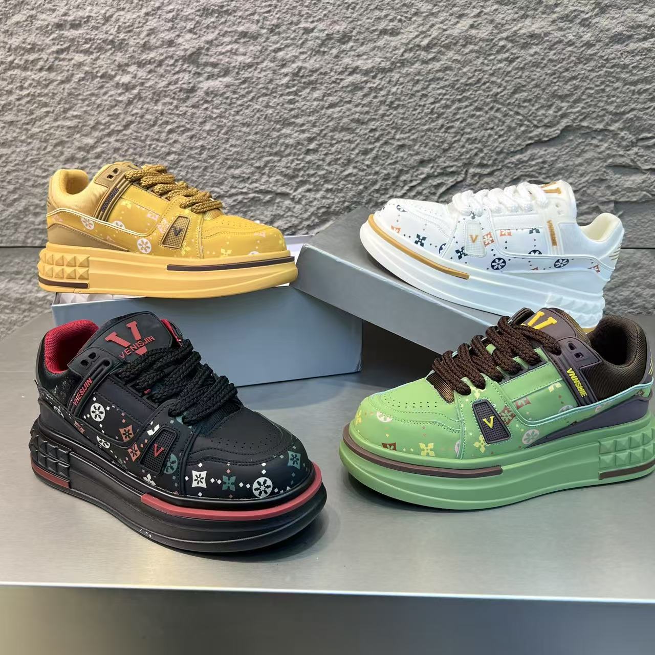 2025春季新款男士时尚印花皮面耐脏百搭纯色男鞋软底舒适休闲鞋