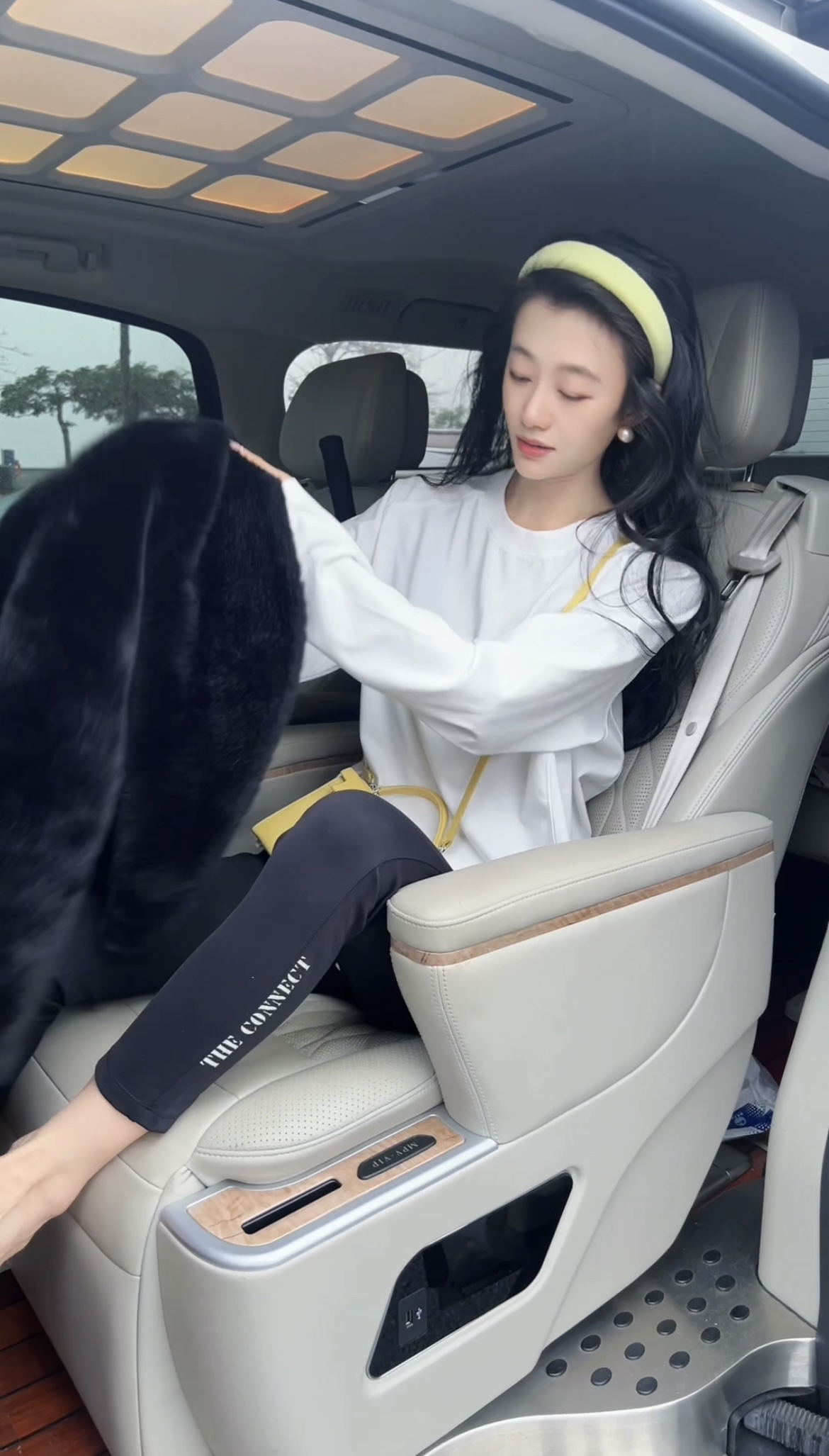 【原创设计拼接刺绣长袖打底衫】搭配瑜伽裤宽松盖屁股长袖打底衫