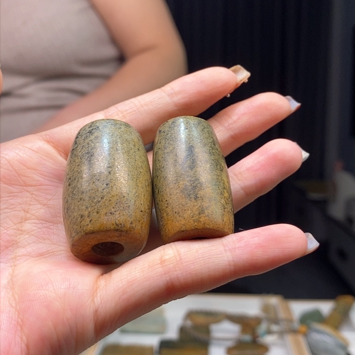 岫岩河磨玉（透闪石质玉）颈饰未镶嵌