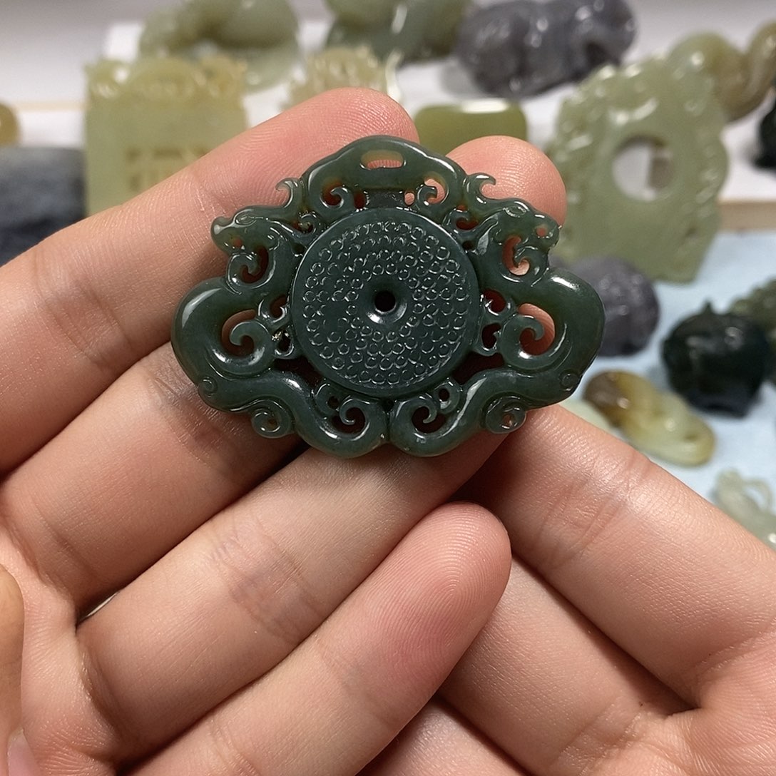 和田玉未镶嵌挂件