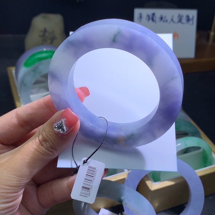 定制翡翠未镶嵌翡翠手镯