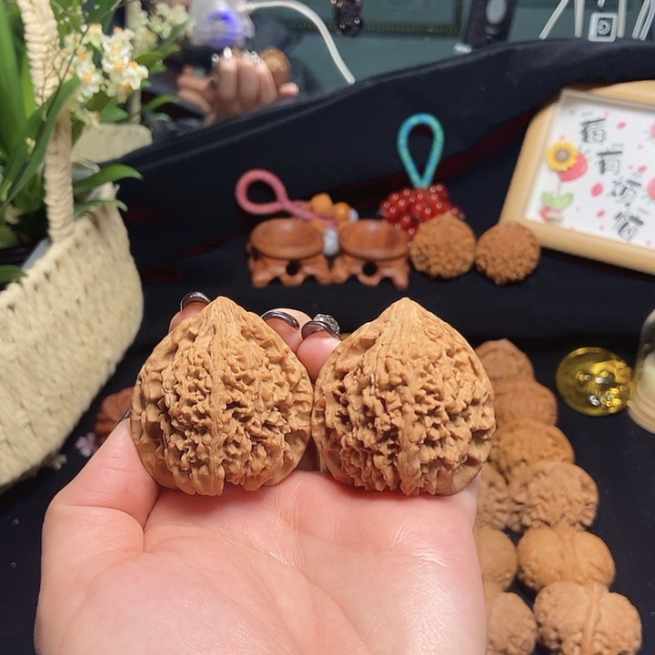 吊坠文玩核桃44尺全品零克差满天星