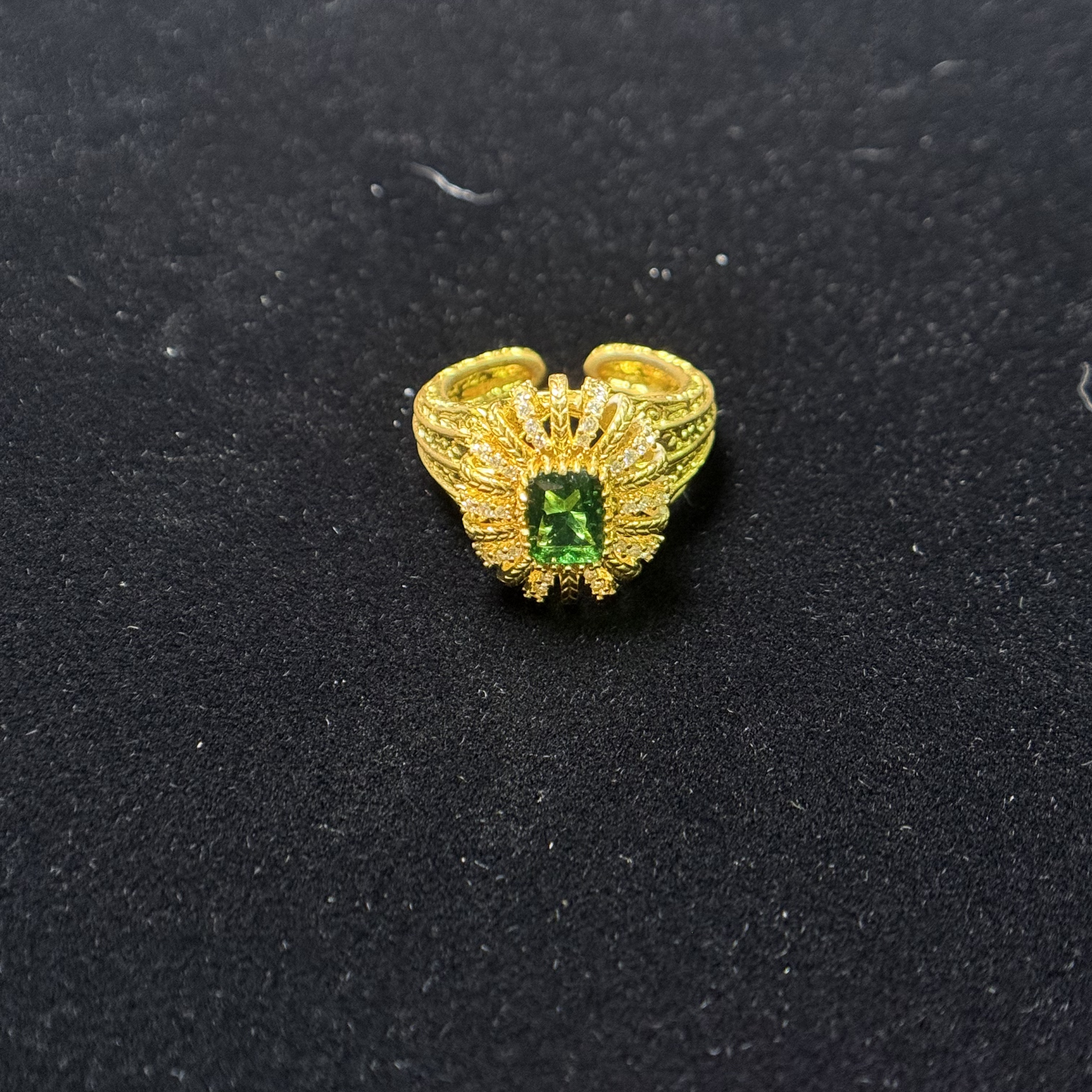 铜合金锆石戒指 超级高贵奢华复古戒指金色百搭