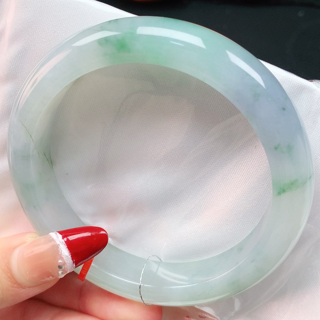 翡翠手镯未镶嵌59圈