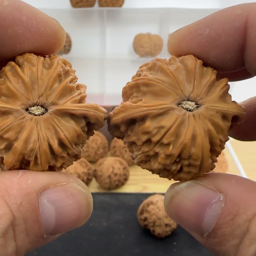 桃核把件A****甜88888888