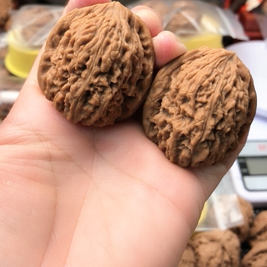 文玩核桃把件随*南疆石