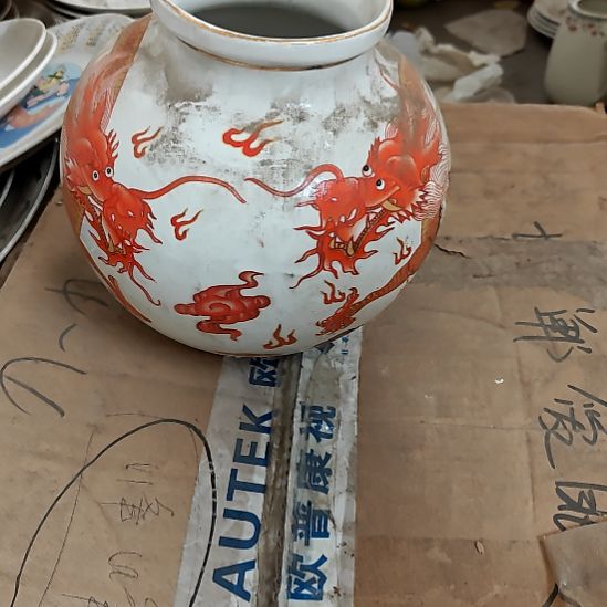 绿泥盘子碗茶壶啥都有