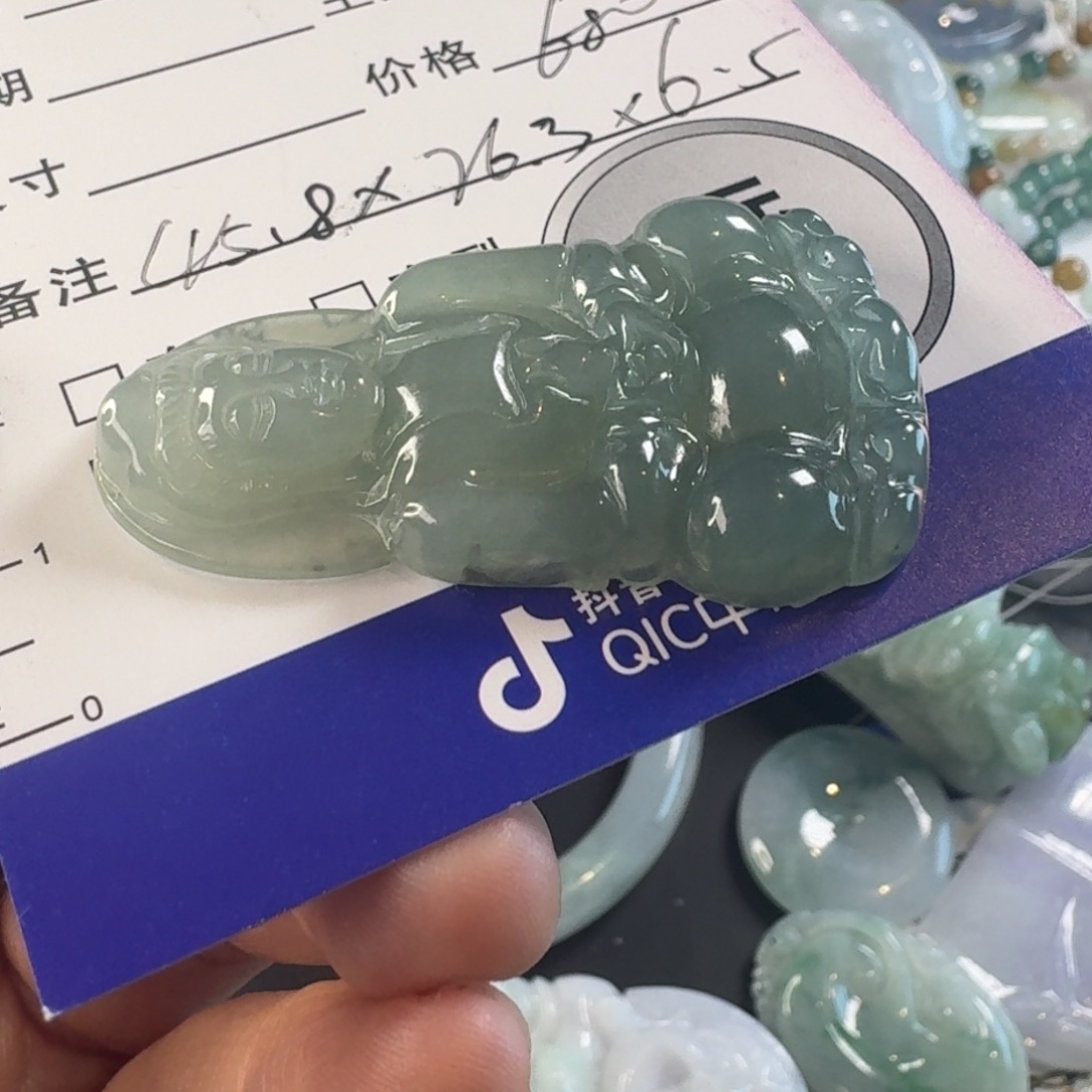 蟹***吖翡翠未镶嵌颈饰颈饰