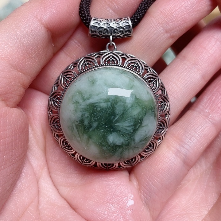 透闪石-蛇纹石玉颈饰银S925镶嵌