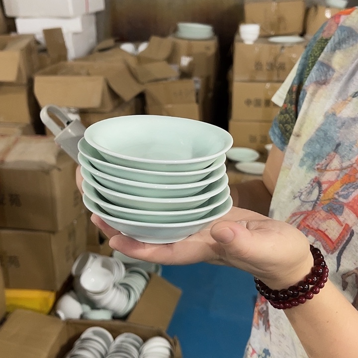 瓷片青瓷味碟六个，福利包邮