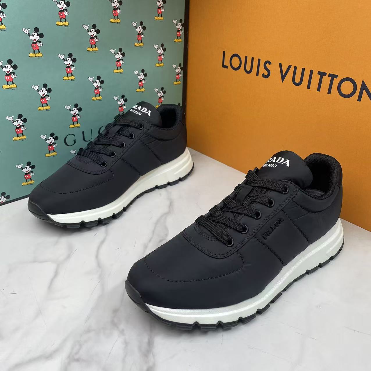 全新未使用 Prada/普拉达 黑色尼龙面料潮流百搭运动鞋/40.5码