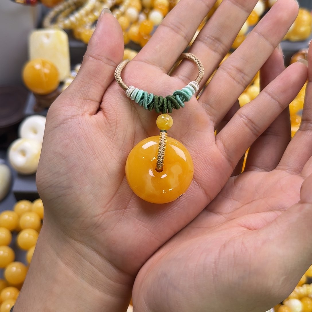 琥珀珠宝奇石未镶嵌