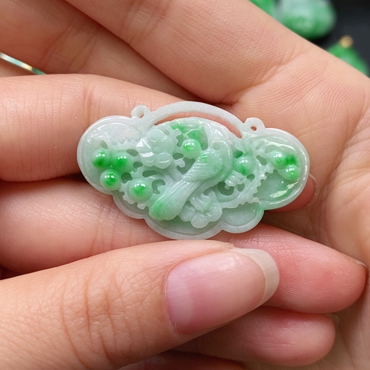 翡翠颈饰未镶嵌吊坠