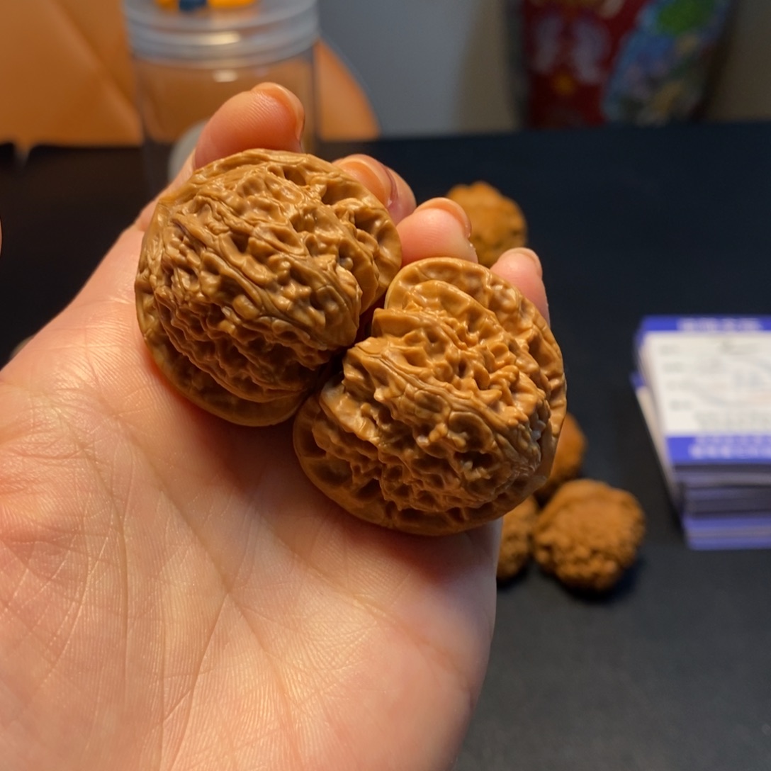 文玩核桃把件1号三角白37尺打底