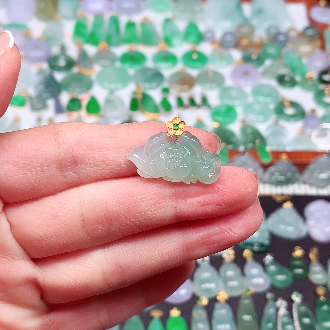 翡翠颈饰18K金镶嵌天然翡翠A货