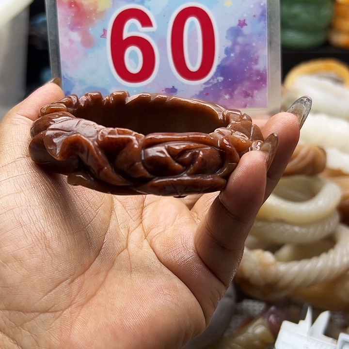 未镶嵌手镯石英岩玉