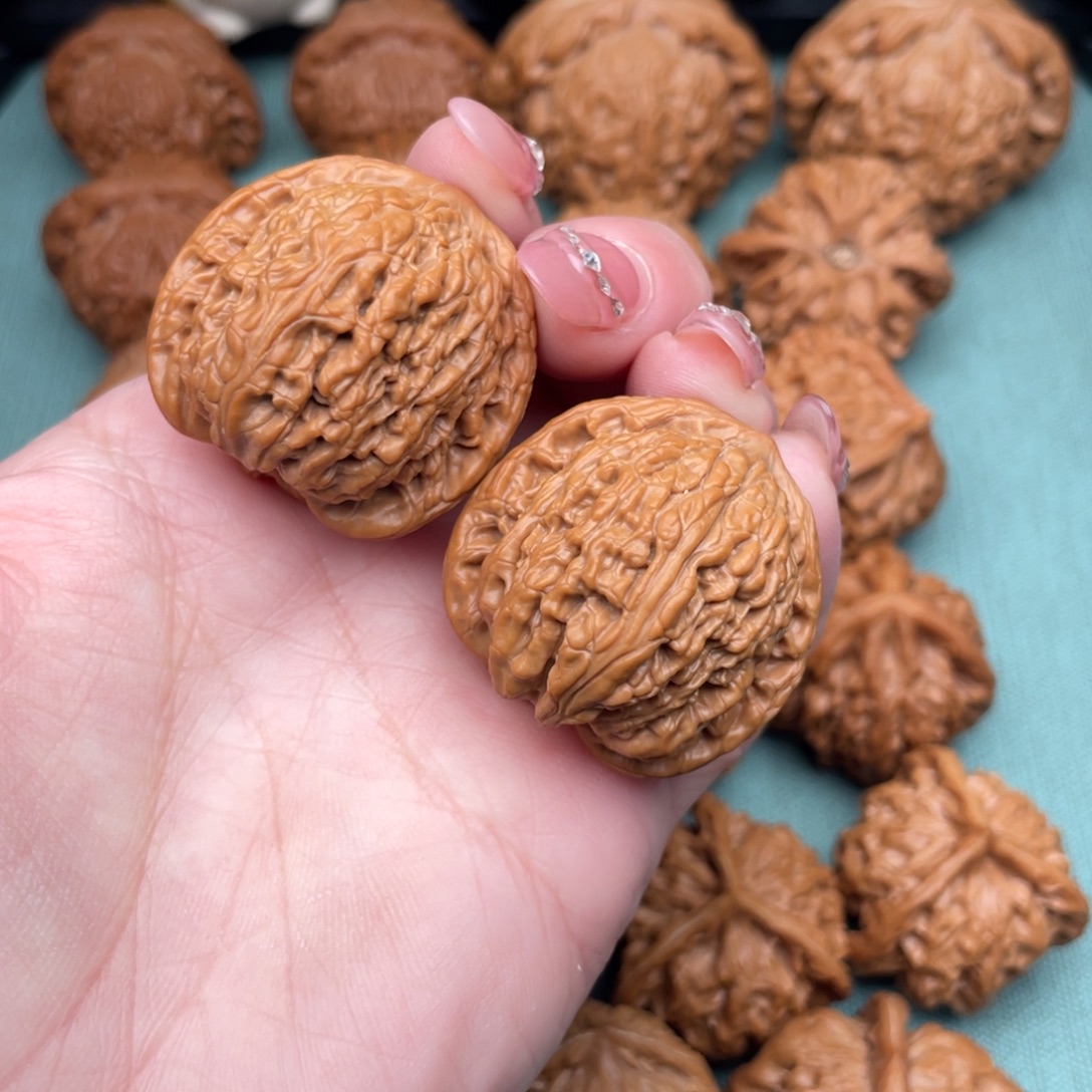 文玩核桃把件全品红宝石35