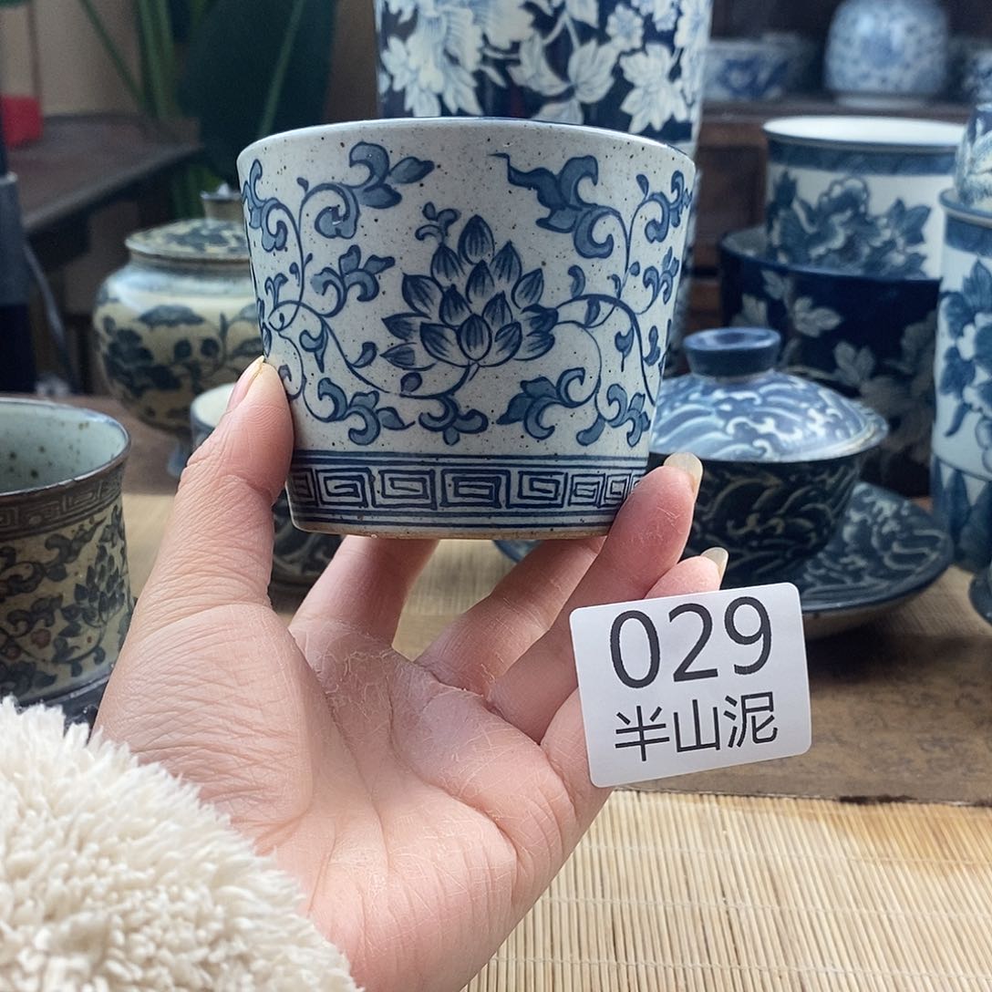 手工手绘青花陶瓷