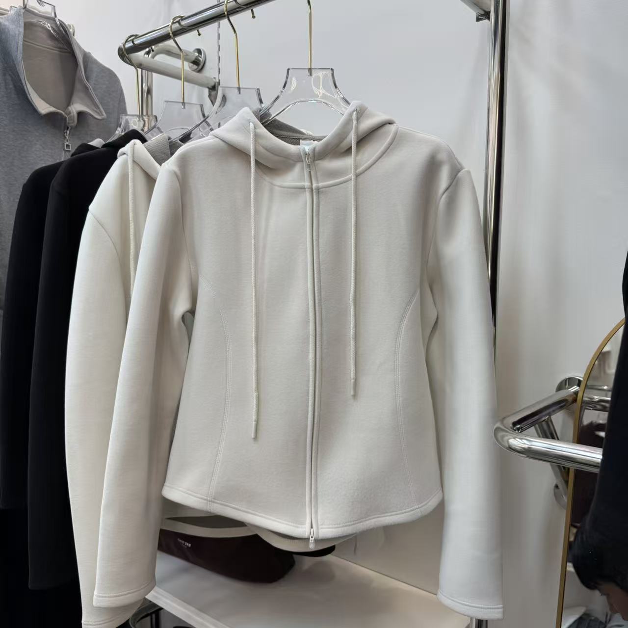 石墨烯小蛮腰戴帽外套#665