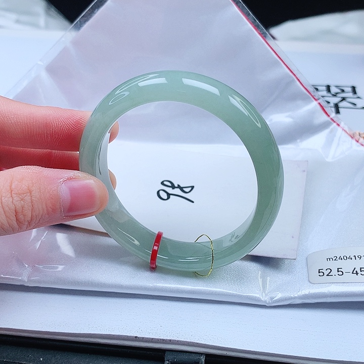 翡翠手镯（贵妃镯）未镶嵌缅甸天然a货手镯52+