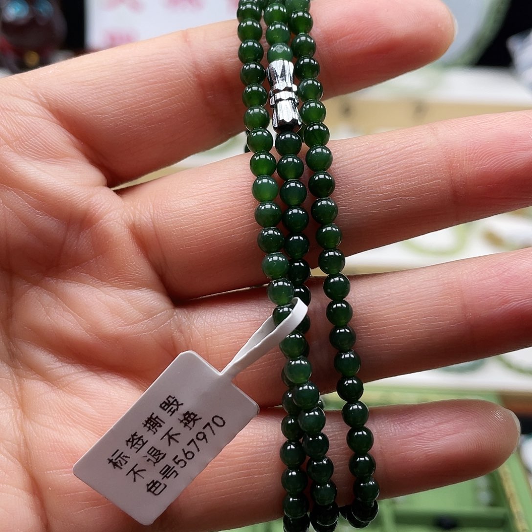 蕊***和田玉未镶嵌手链