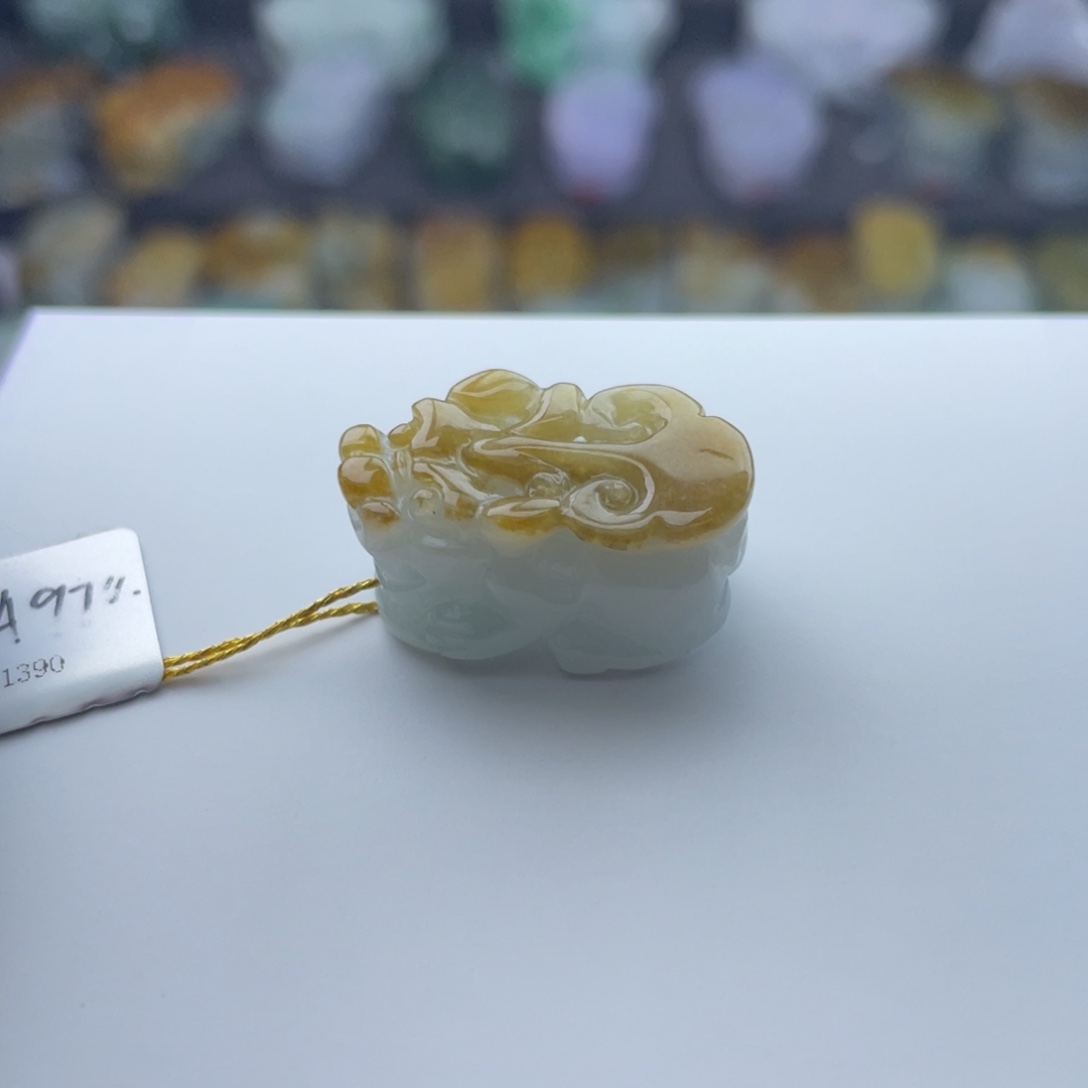 翡翠颈饰未镶嵌洋****貔貅