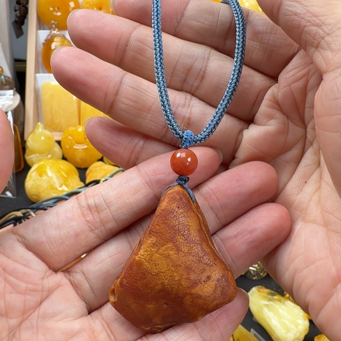 蜜蜡未镶嵌颈饰蜜蜡