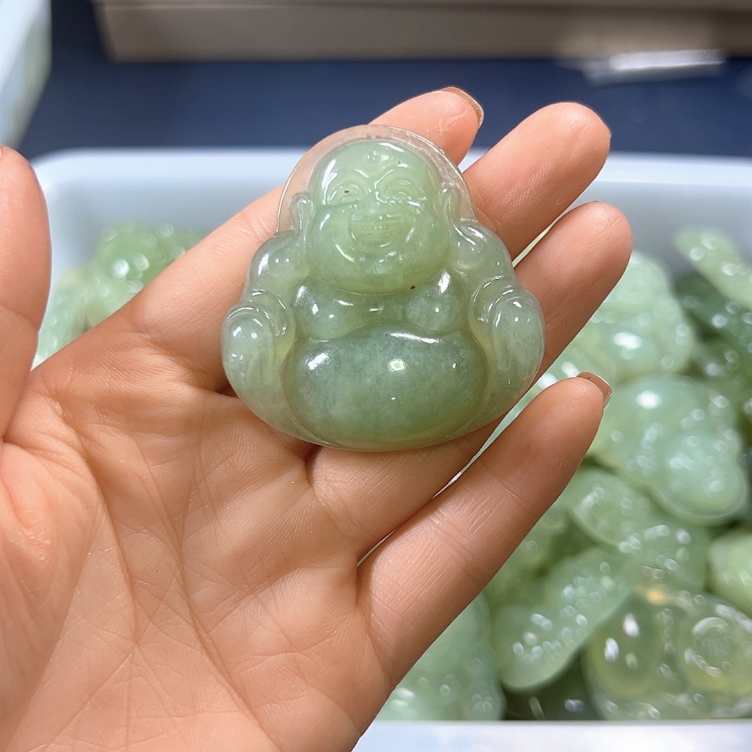 都***好蛇纹石玉未镶嵌颈饰