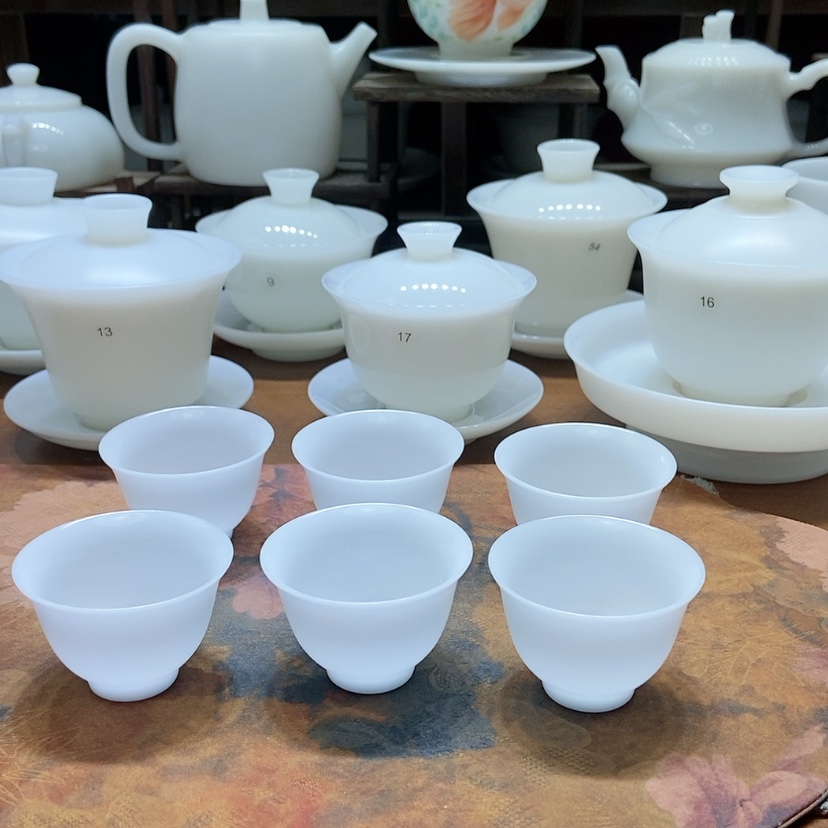 【闪购商品】这样一位老人说自己想养小绵羊和狗