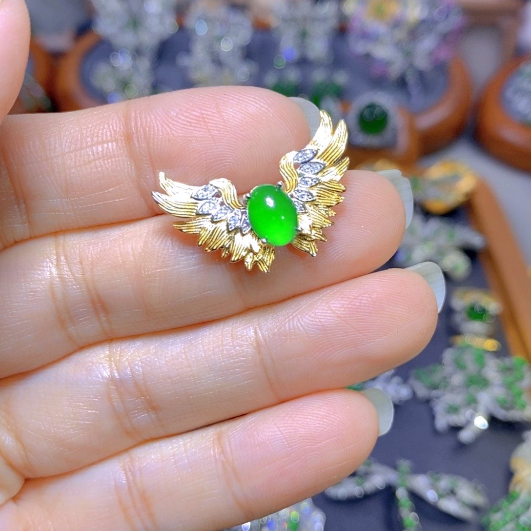 翡翠颈饰银S925镶嵌天然翡翠