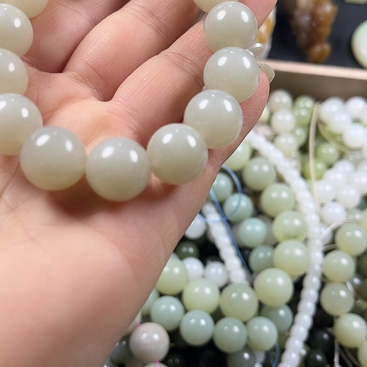 和田玉（糖玉）未镶嵌挂件