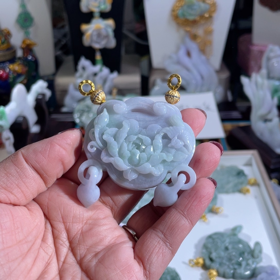 翡翠颈饰未镶嵌翡翠春彩锁