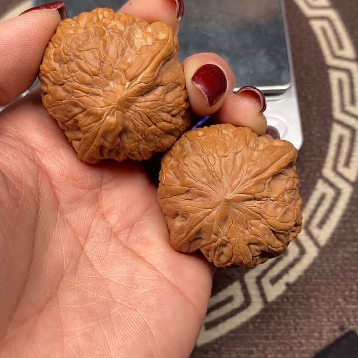 文玩核桃吊坠铁锤微修