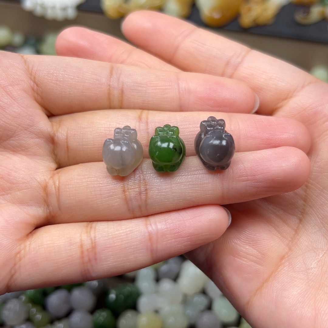 和田玉未镶嵌颈饰98一个多样性发其一