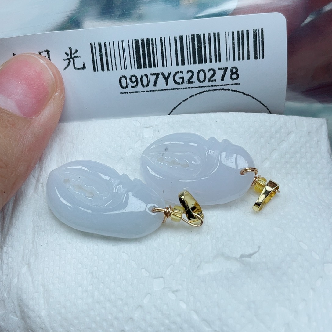 吊坠(不含链)未镶嵌翡翠