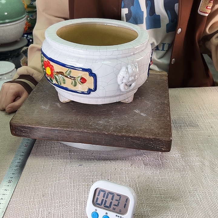 卢***。泳坤堂石湾花盆陶瓷