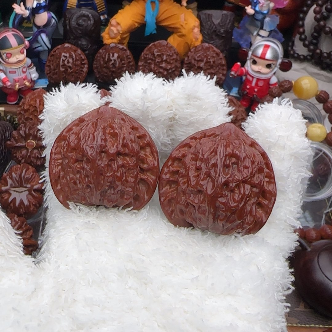 文玩核桃吊坠41全品红公子帽