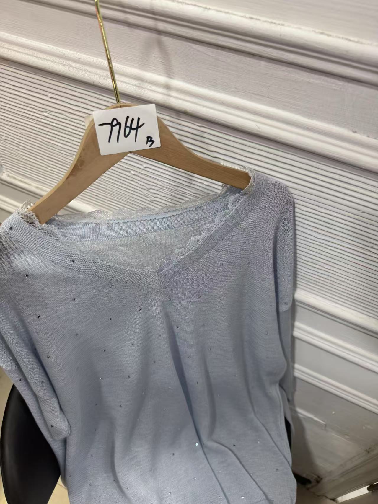 BIAORAN/标冉2025春季新款休闲蕾丝边烫钻针织上衣7964