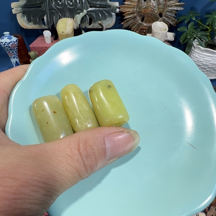 透闪石质玉未镶嵌挂件