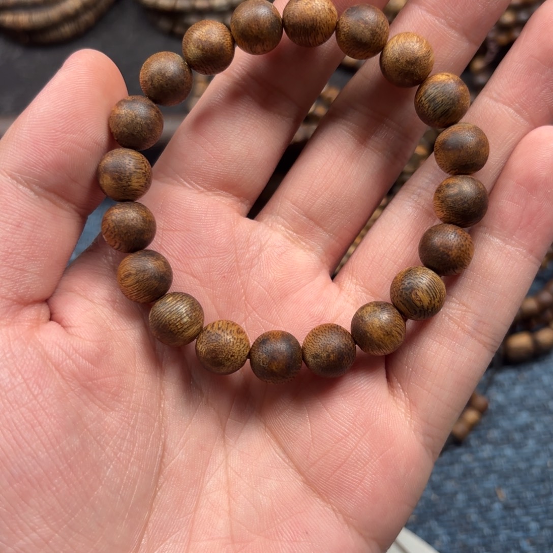 小***球沉香手串淳化老料乌身圆叶1.0单圈8.8克