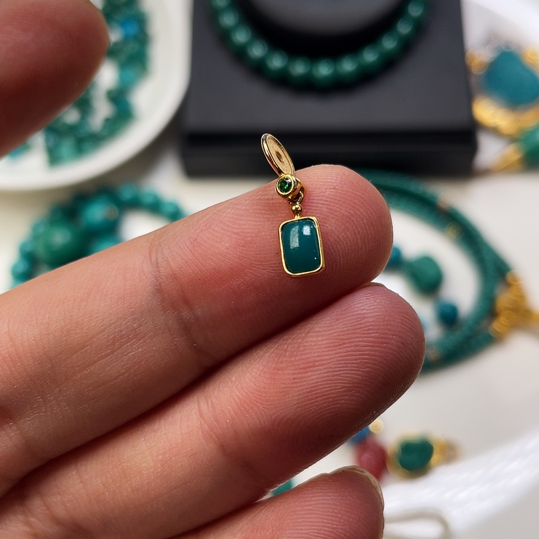 绿松石18K金镶嵌珠宝奇石