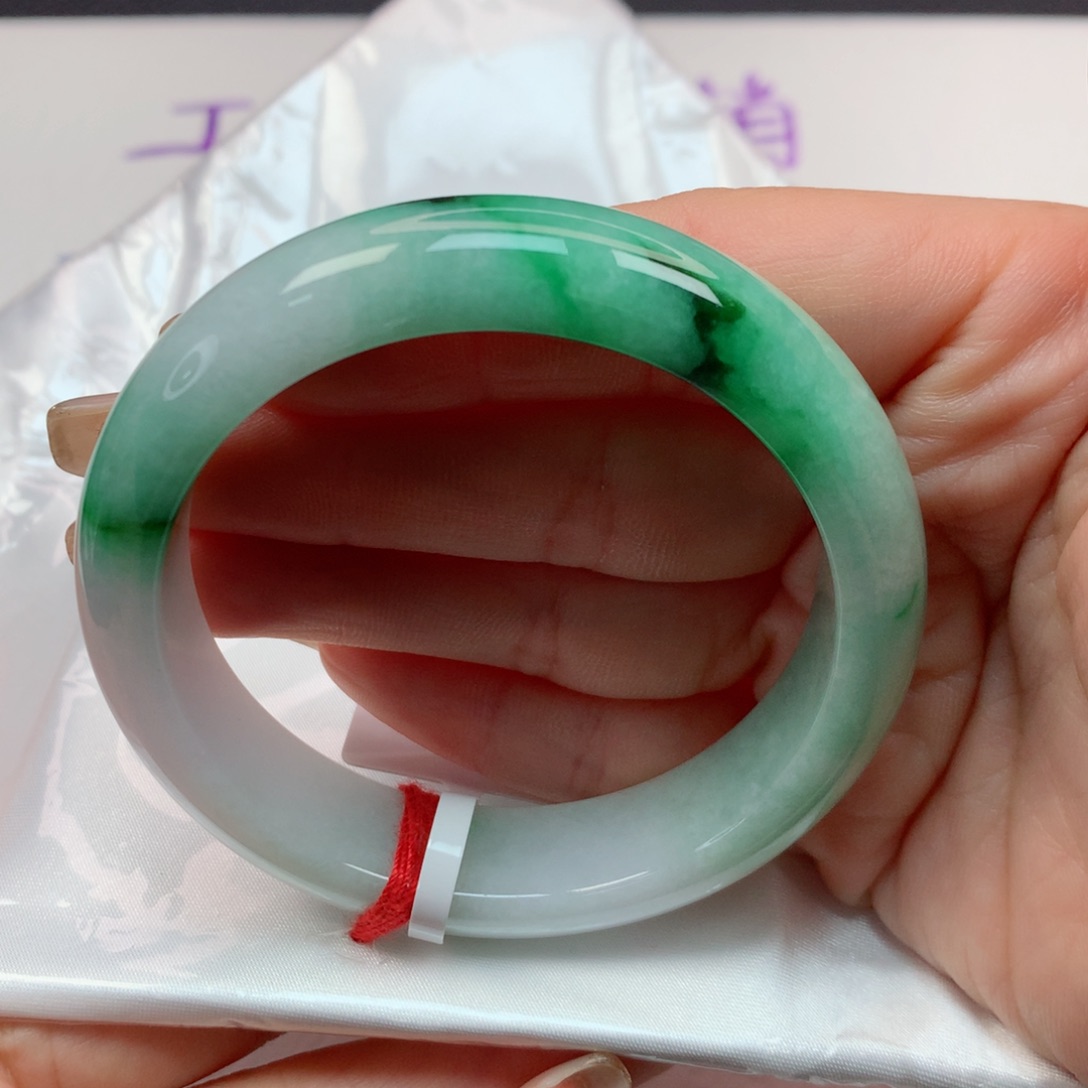 翡翠手镯未镶嵌53-54白底青